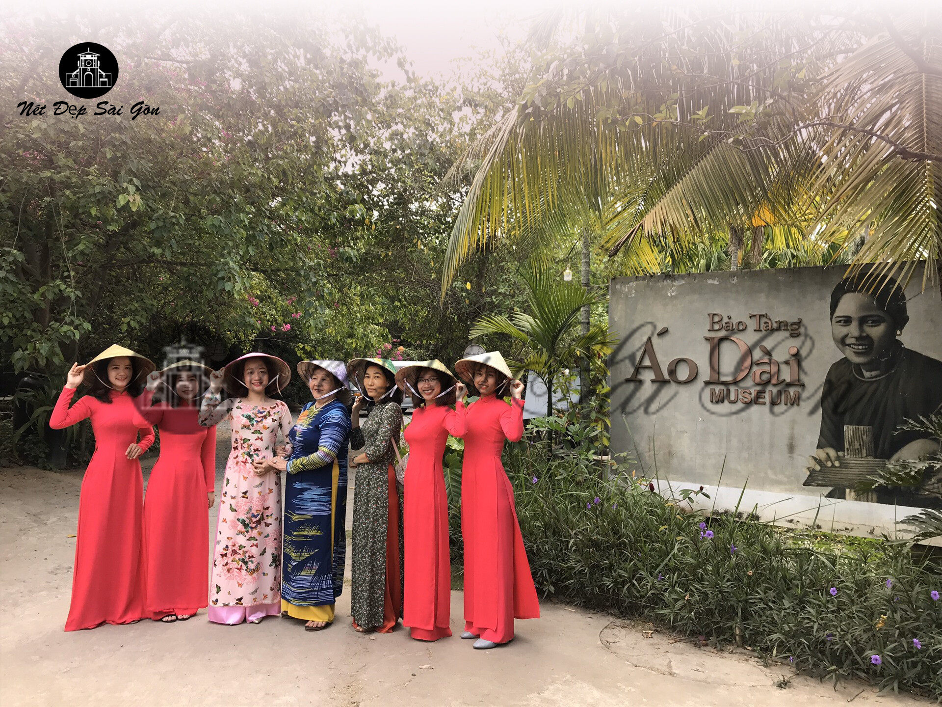 Nét Đẹp Sài Gòn – Địa điểm check-in không thể bỏ qua của các “thánh” sống ảo với hơn 300 mẫu áo dài